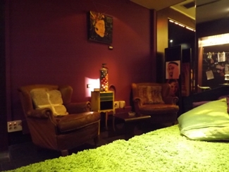 Lounge area with couch at Green Age
