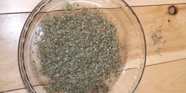Separate marijuana and stems when grinding