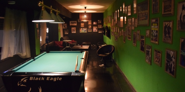 Billiards table at Weeds cannabis club barcelona